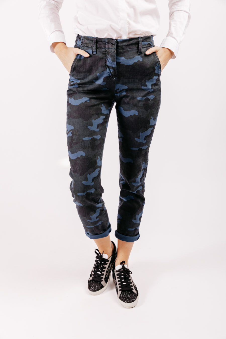 Pantalon camouflage militaire photo